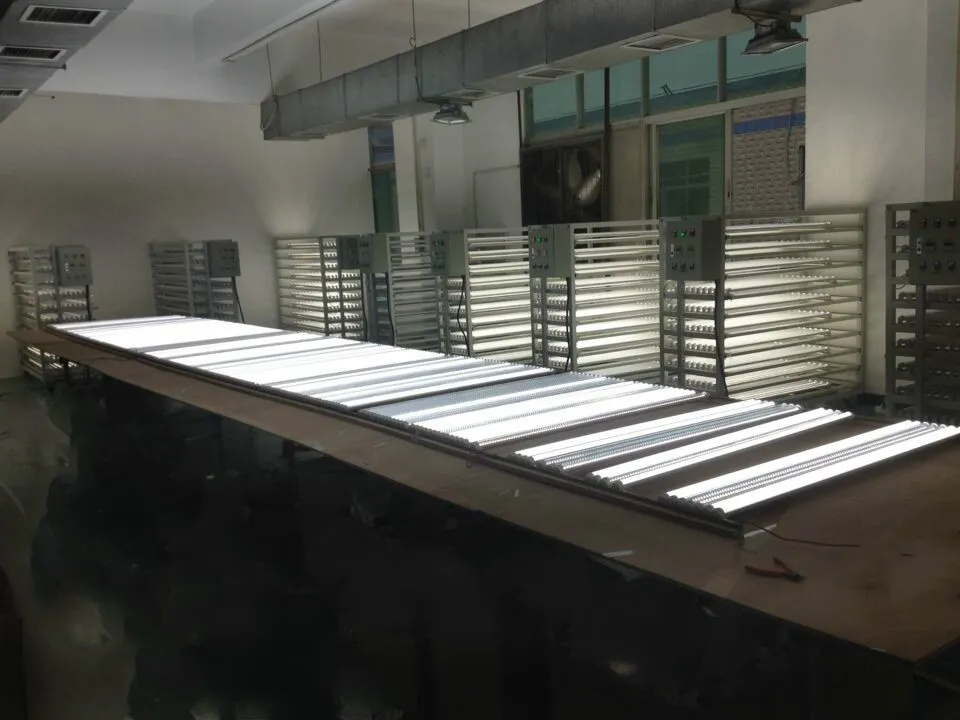 TUV Ce RoHS Certificated PC+Alu Case Power Saving 180lm/W T8 LED Tube Replacement